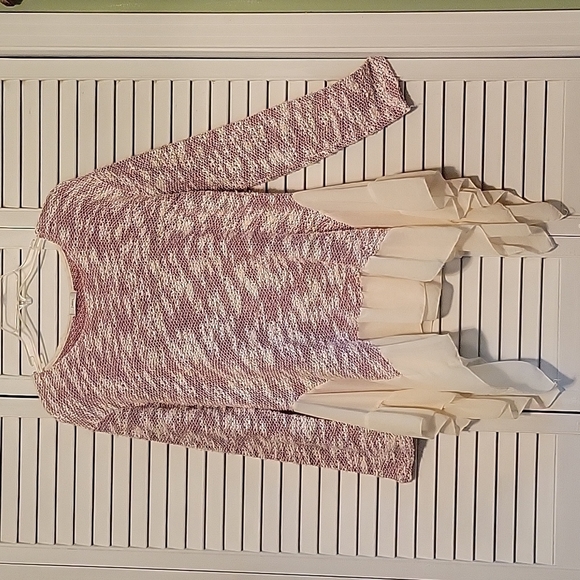 JODIFL Tops - Jodifl lightweight cotton poly blend chiffon sharkbite hem sweater top sz M/L